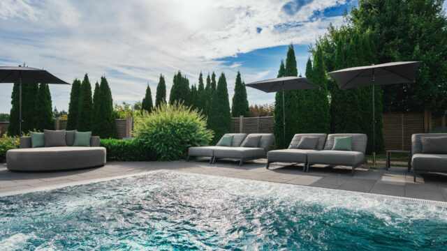 Hot-Whirlpool-1